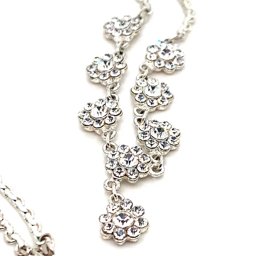 Crystal Flower Necklace image indicator(3)