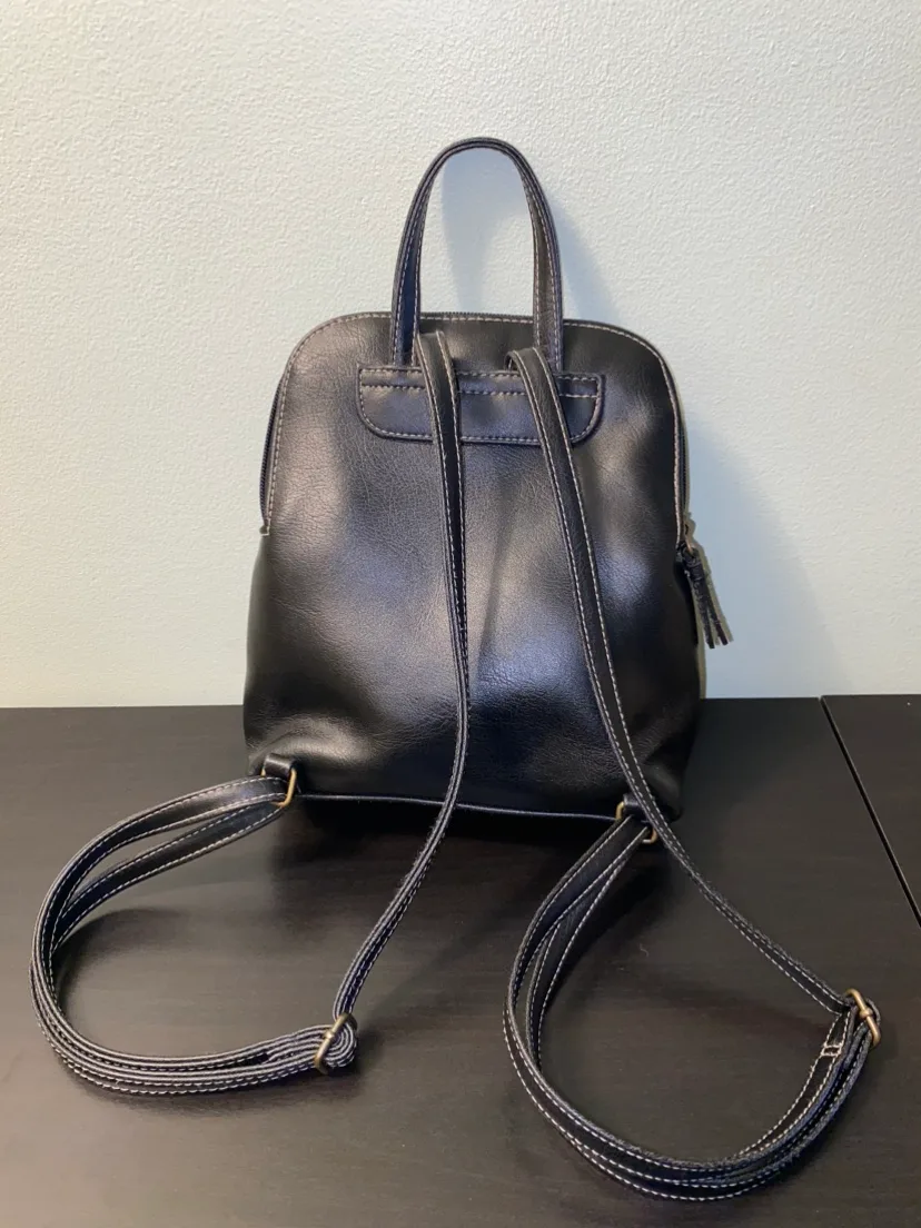 The Stone Small Leather Backpack image indicator(2)