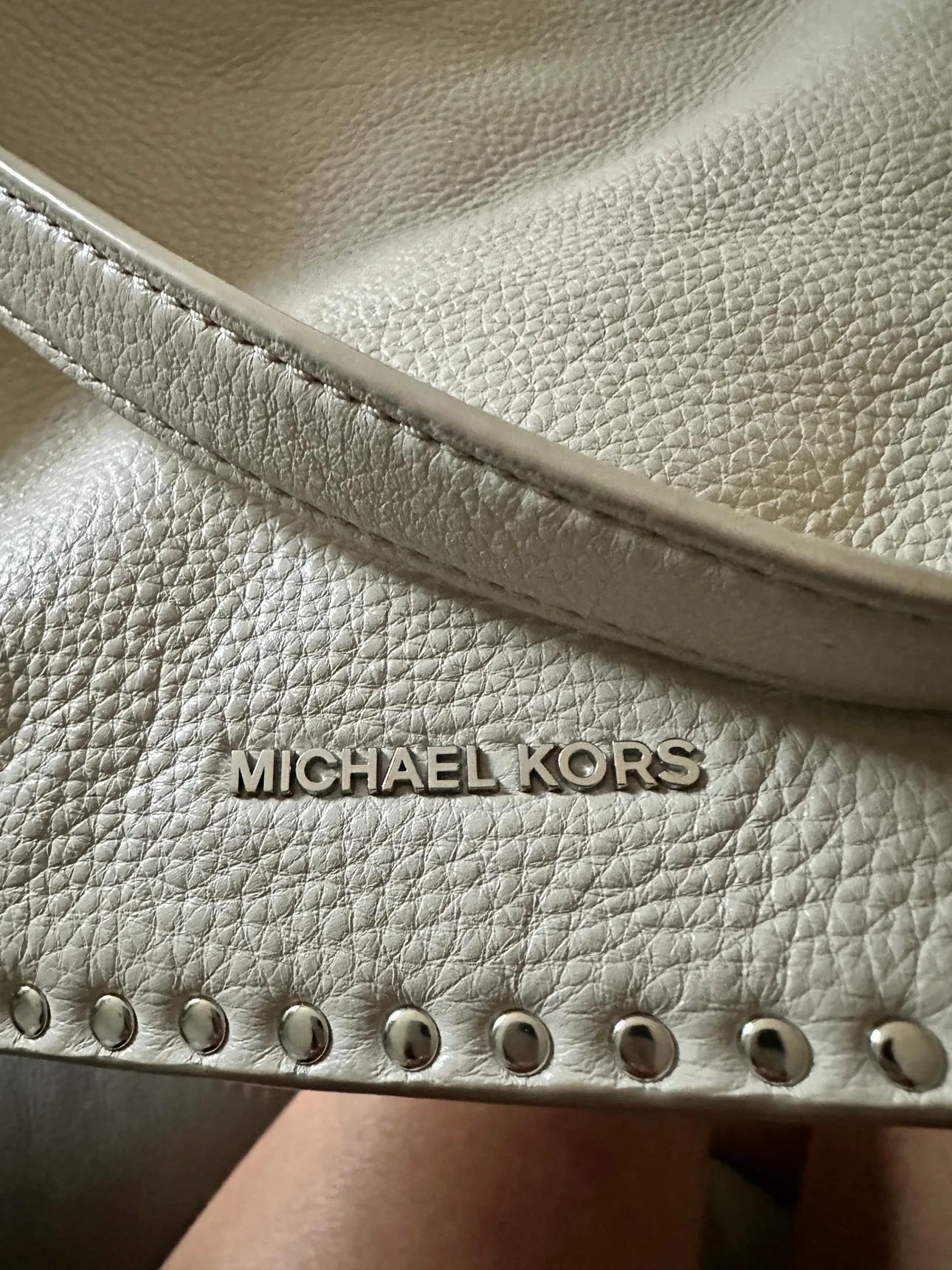 MK Nude Everyday Essential Tote image indicator(2)