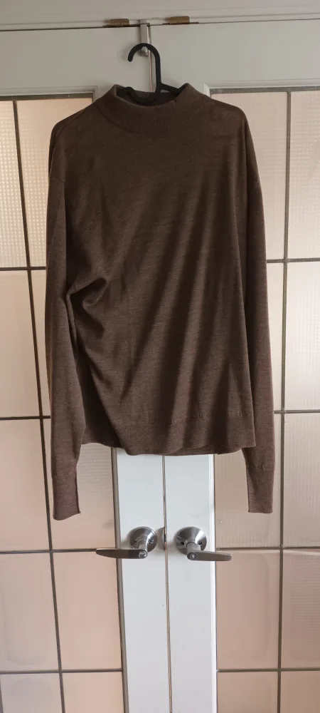 Brand New Aquascutum Men's Brown CrewNeck Wool Jumper(Size L) thumbnail