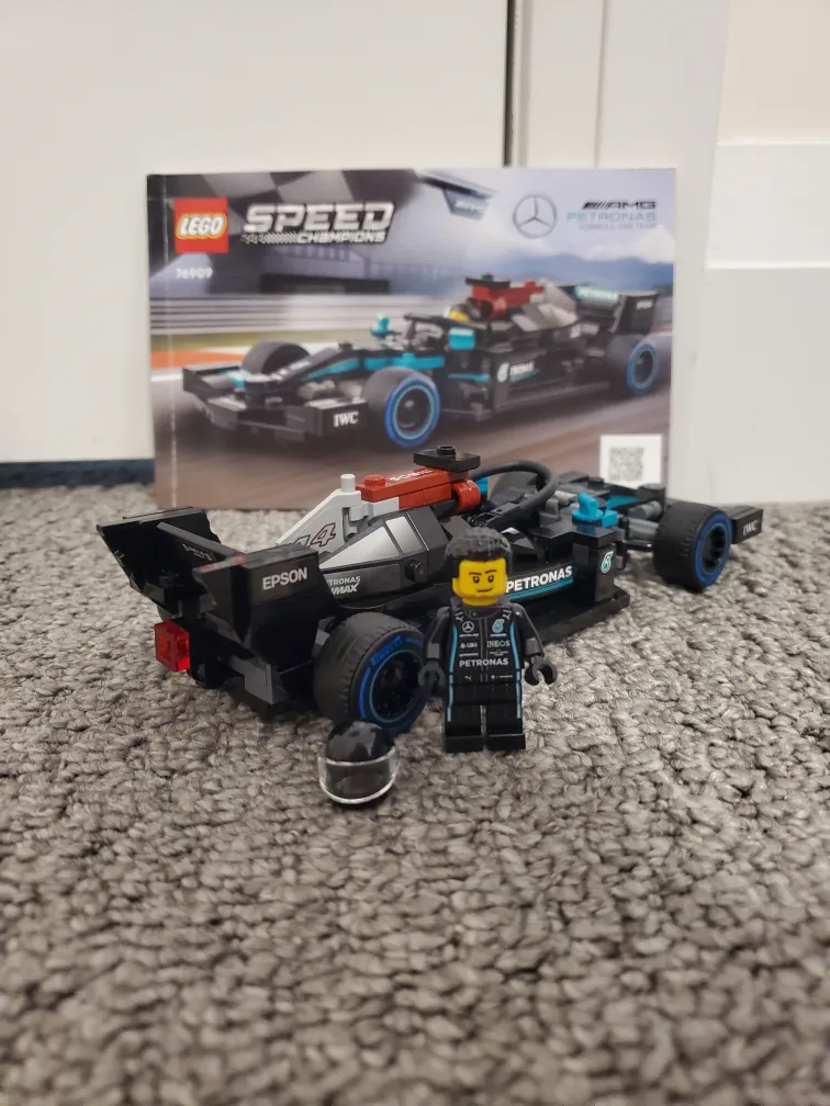 LEGO Mercedes-AMG Project One 76909 image indicator(2)