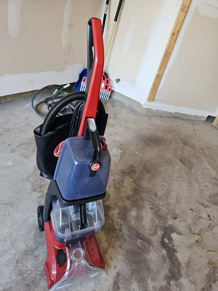 Hoover Power Scrub Deluxe Carpet Cleaner
