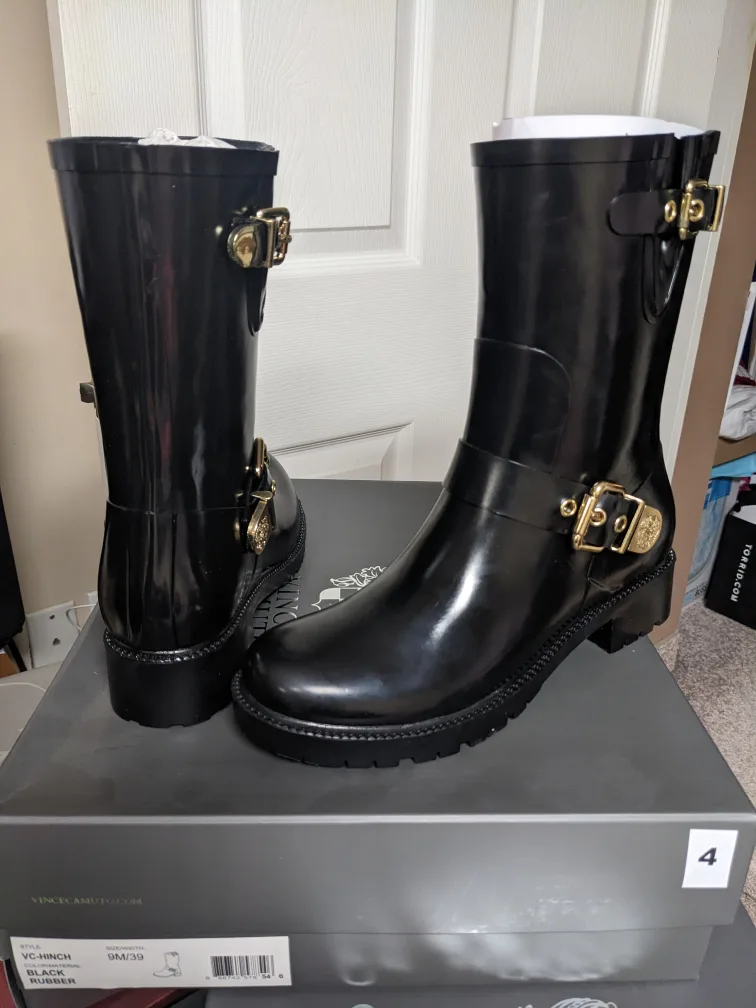 Vince Camuto Black Rubber Rain Boots image indicator(2)