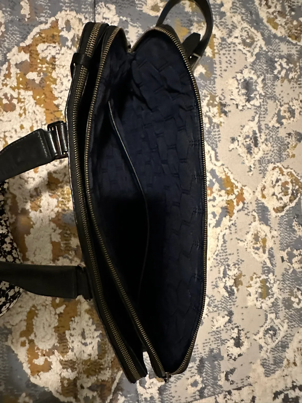 Tumi laptop bag image indicator(5)