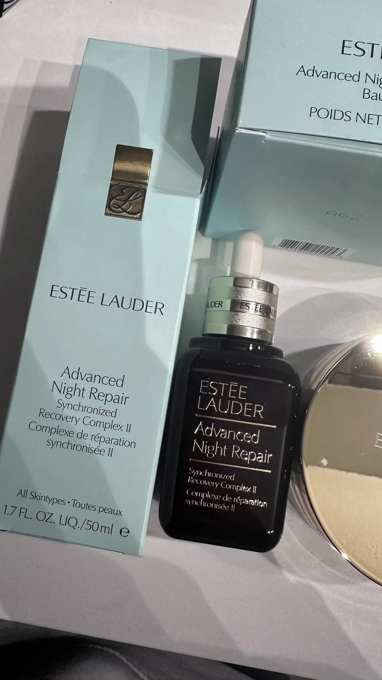 Estee Lauder Skincare Set image indicator(2)