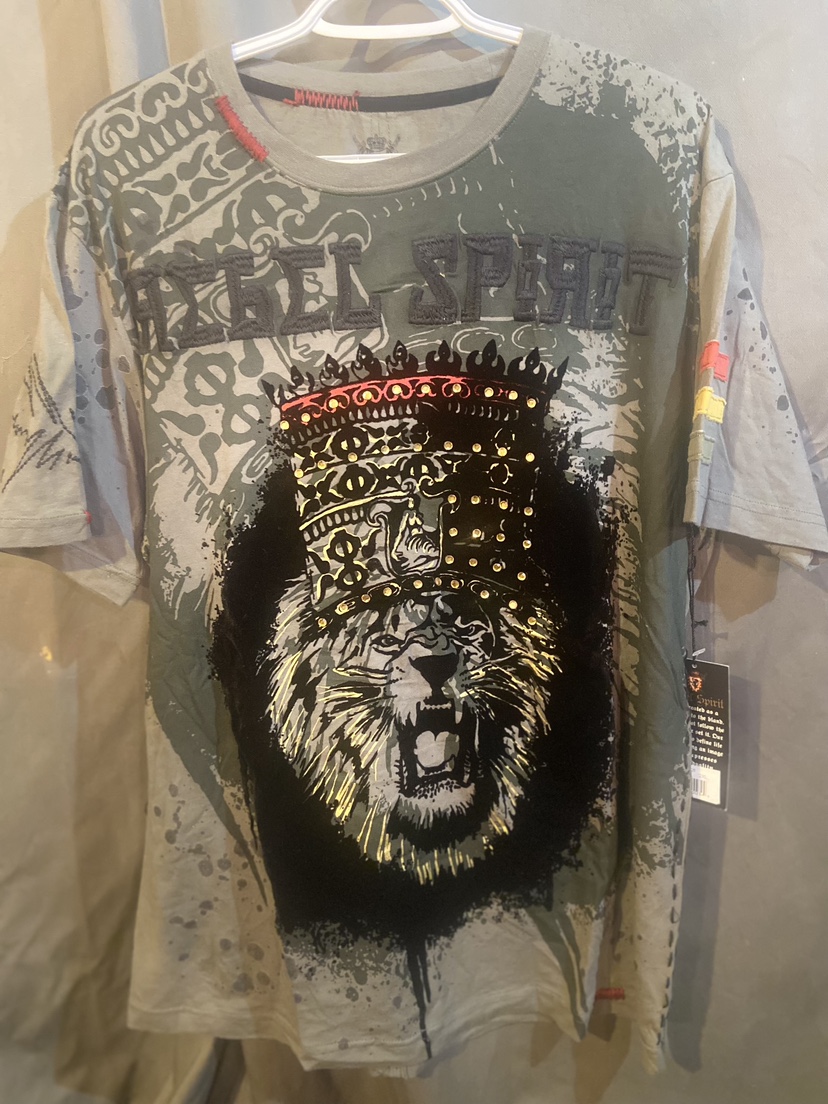Men's T-shirts.