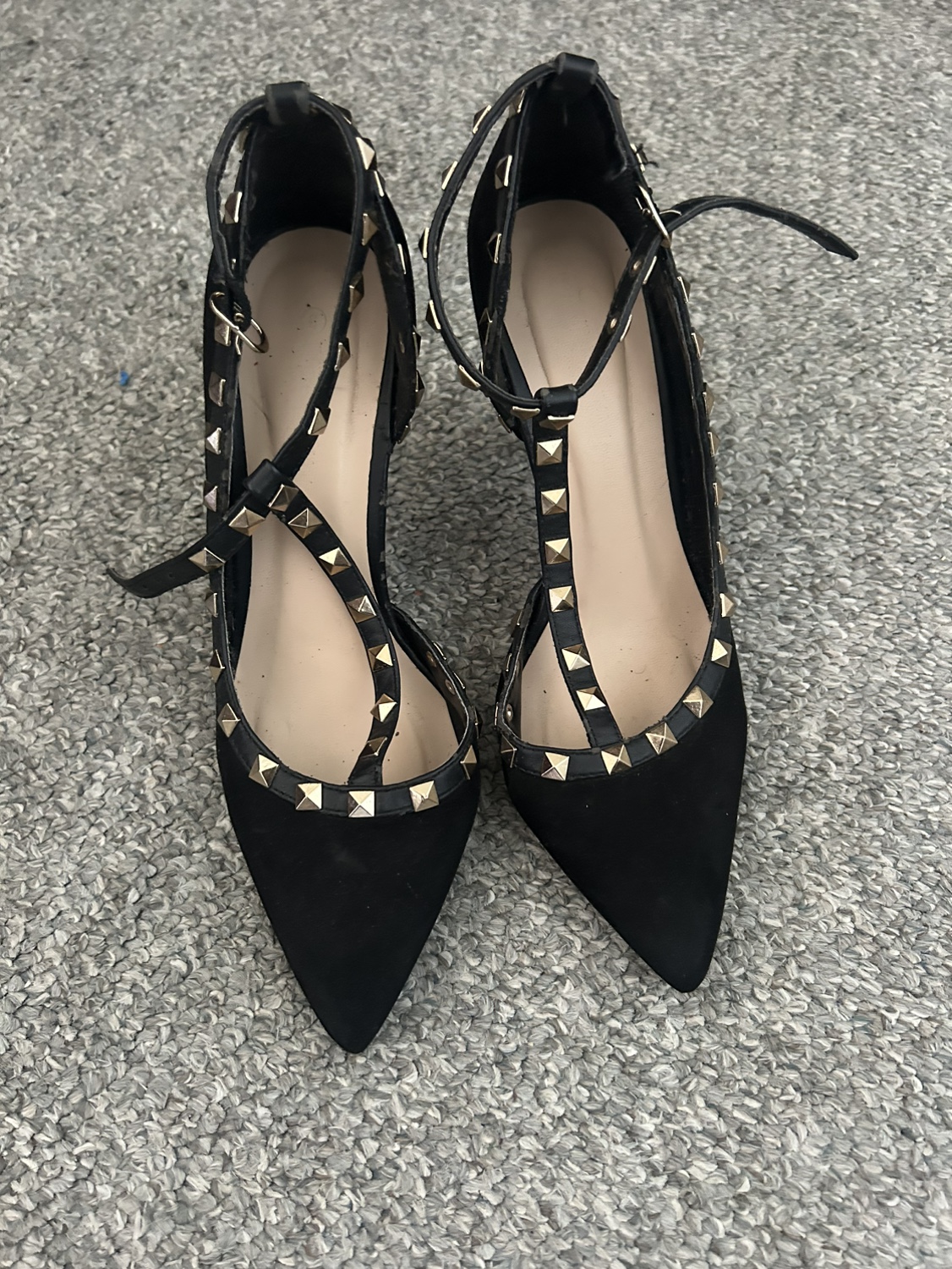 Black and gold heel size 8