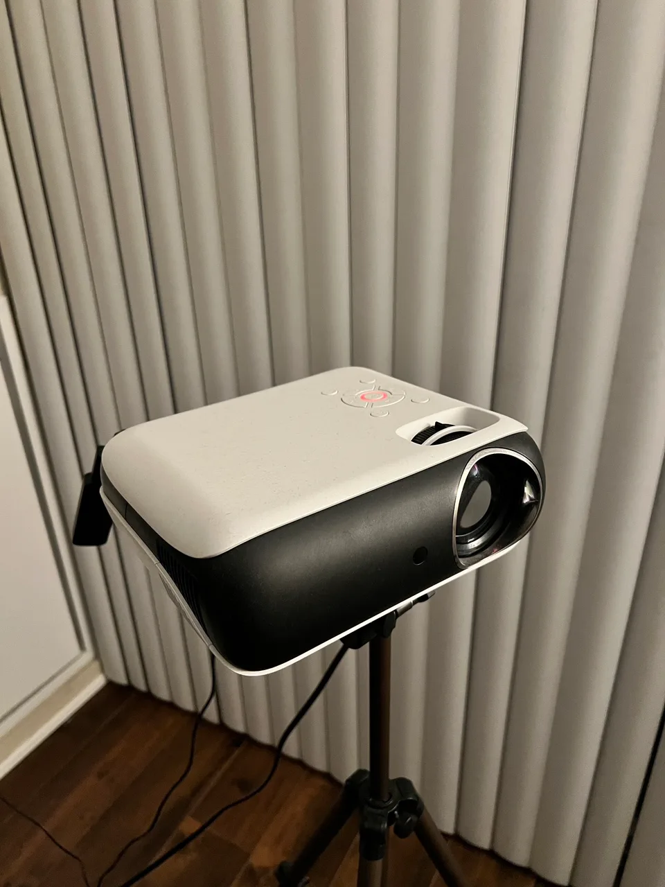Projector + Tripod stand thumbnail