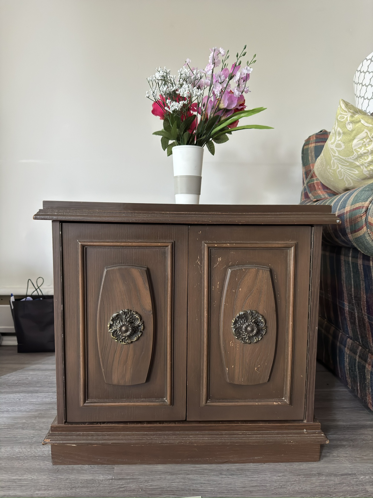 Wooden End Table - photo 2