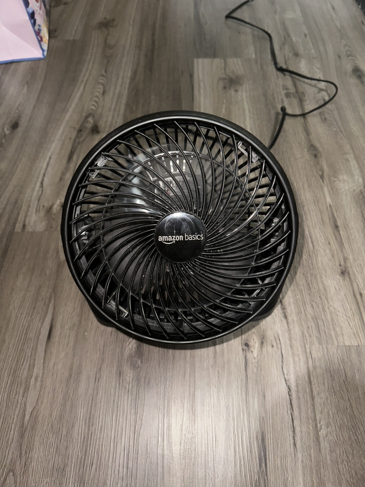 Amazon Basics 11” Fan - photo 2