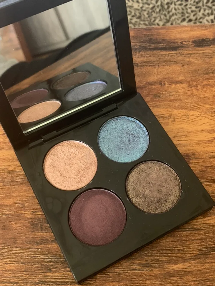 Pat McGraph eyeshadow quad image indicator(2)