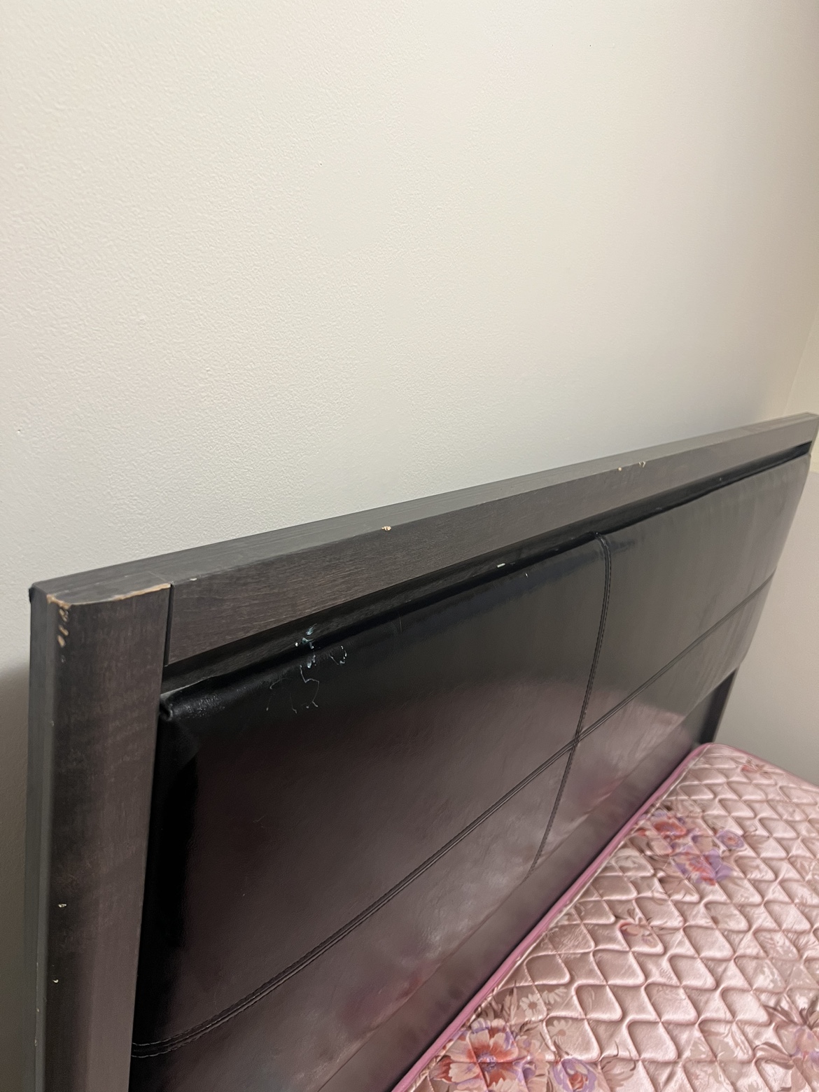 Queen bed - photo 2