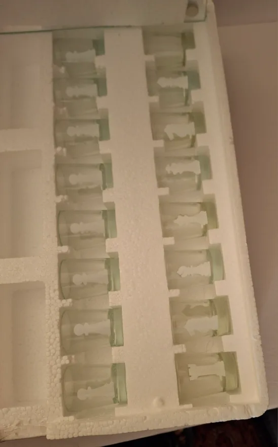 32 SHOT GLASSES CHESS SET GLASS BOARD GAME image indicator(7)