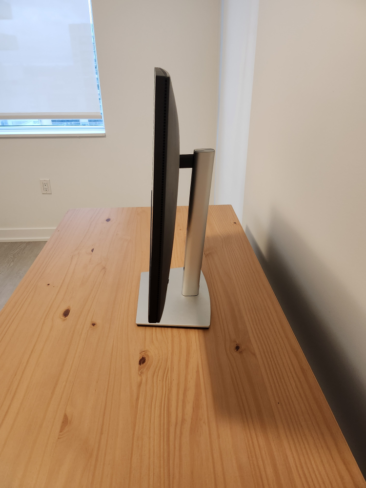 MOVING SALE - Dell 27" 4K USB - C Hub Monitor - photo 2