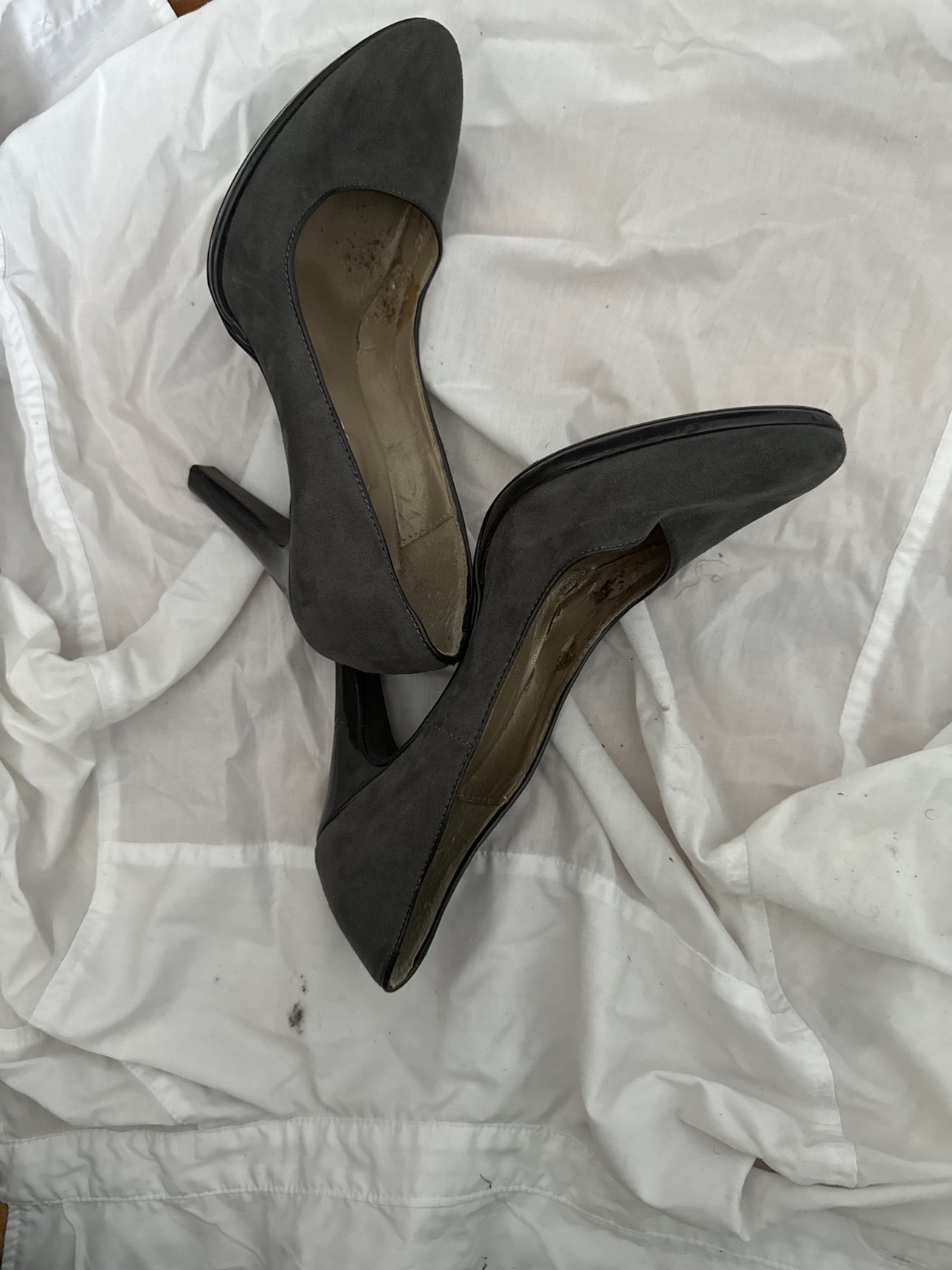 Kiss & shock Grey Heels