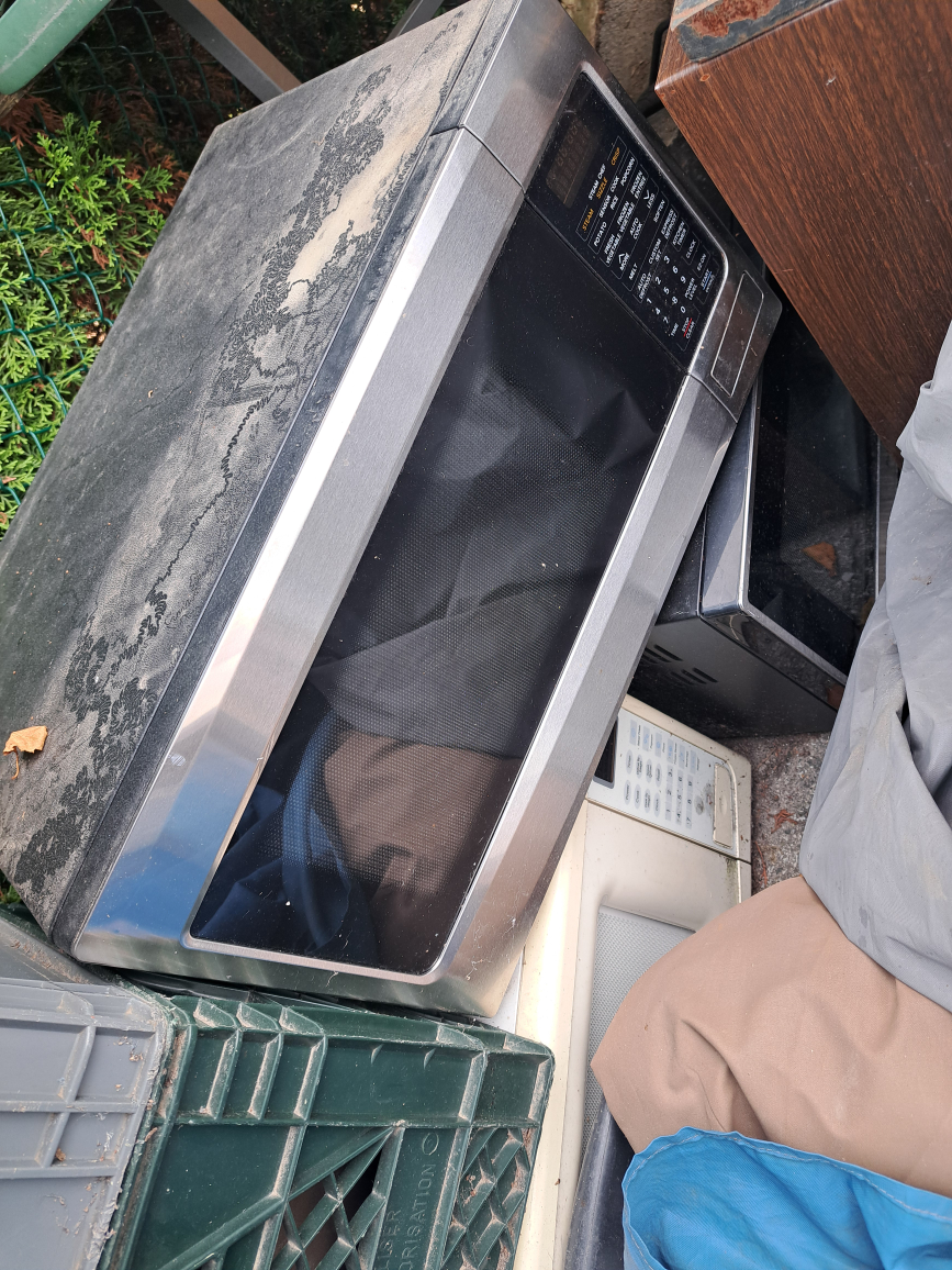 Microwave - photo 2