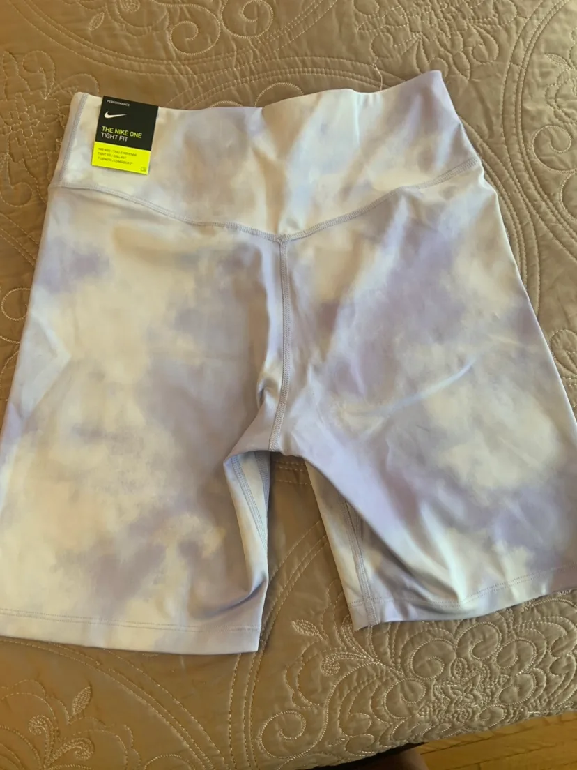 Nike Bike shorts image indicator(2)