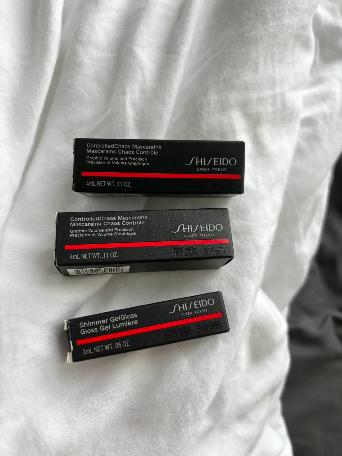Brand new Shiseido Mascaras (2) and Lip Gloss Mini Set thumbnail