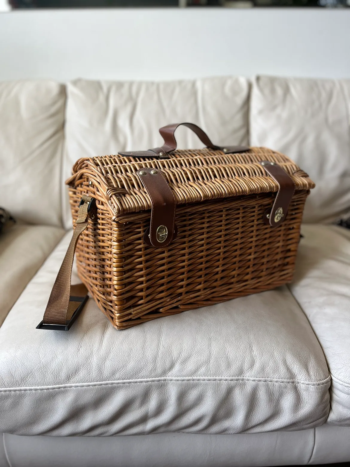 Wicker Picnic Basket Set for 4 with Utensils
