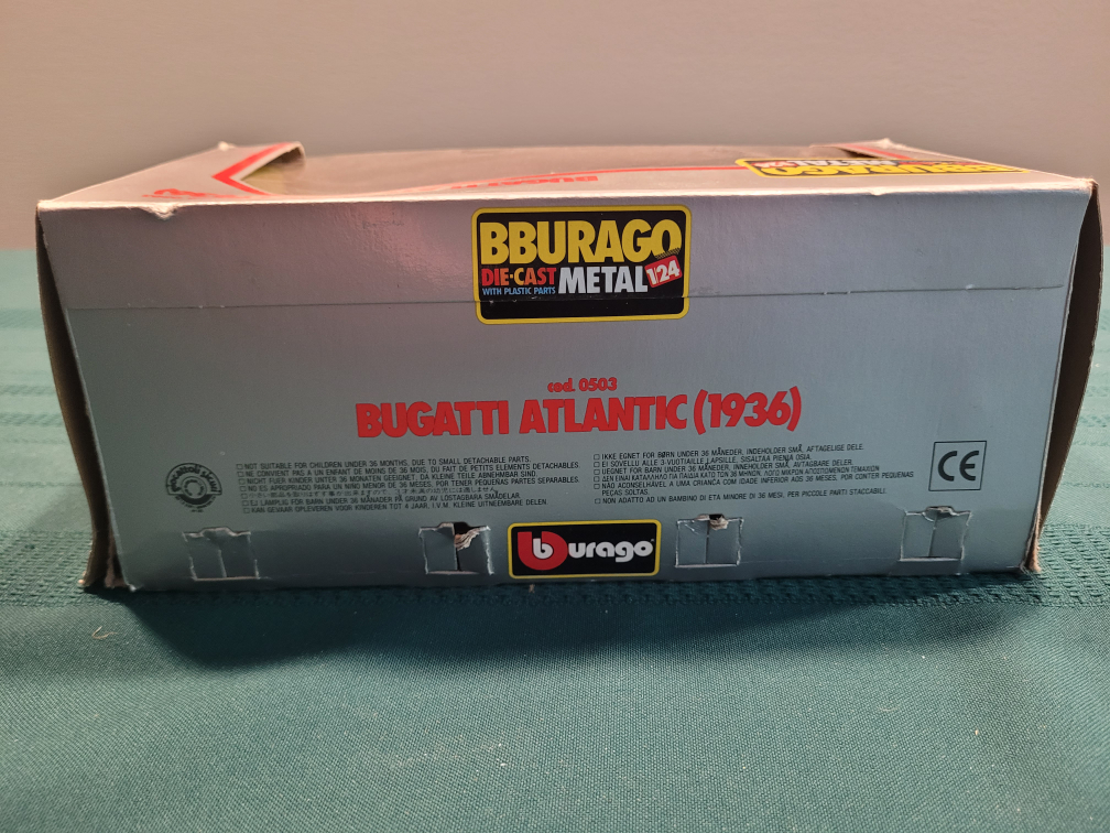 1/24 Scale Bburago Bugatti Atlantic (1936) - photo 2