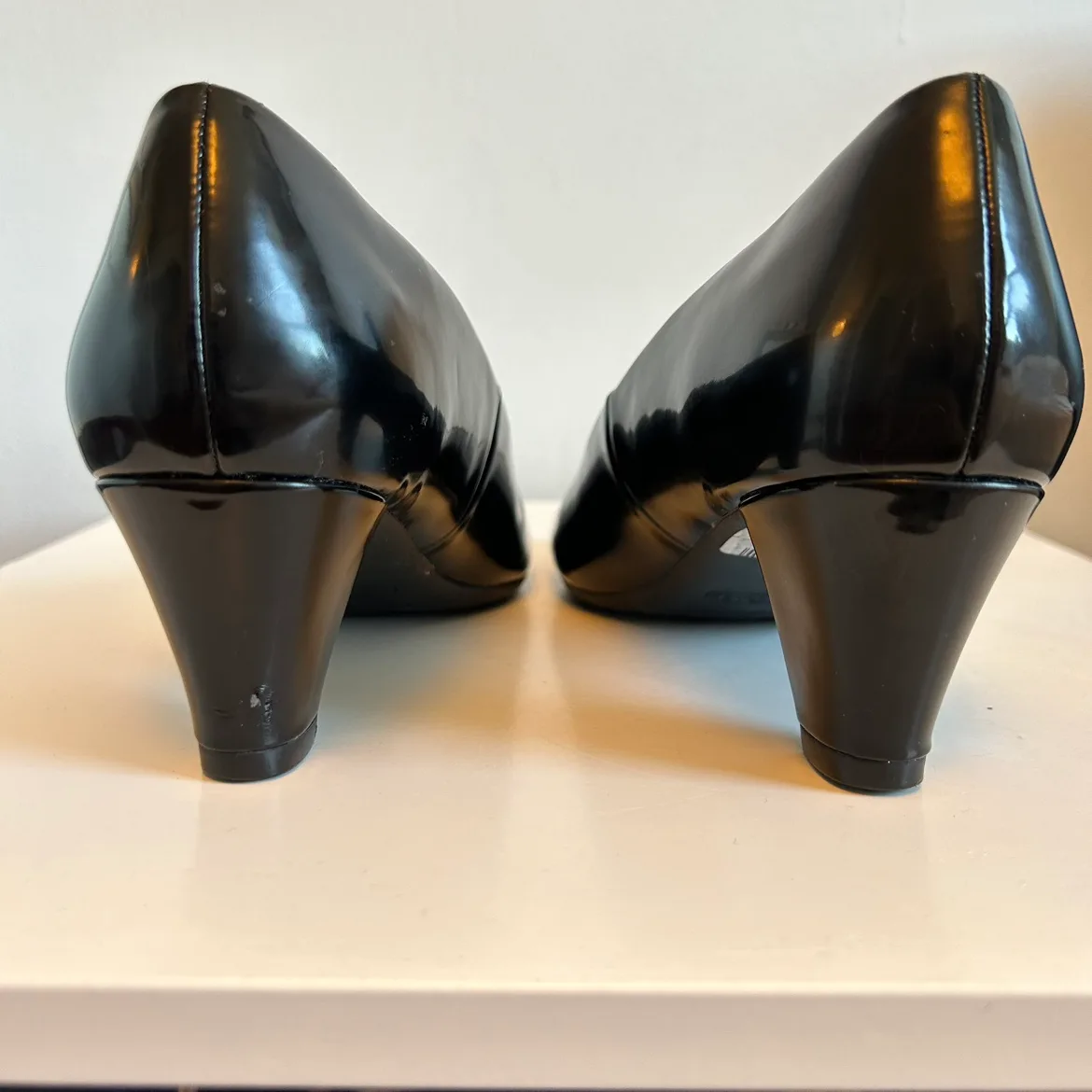 Aerosoles Black Patent Heeled Pumps 8 image indicator(6)