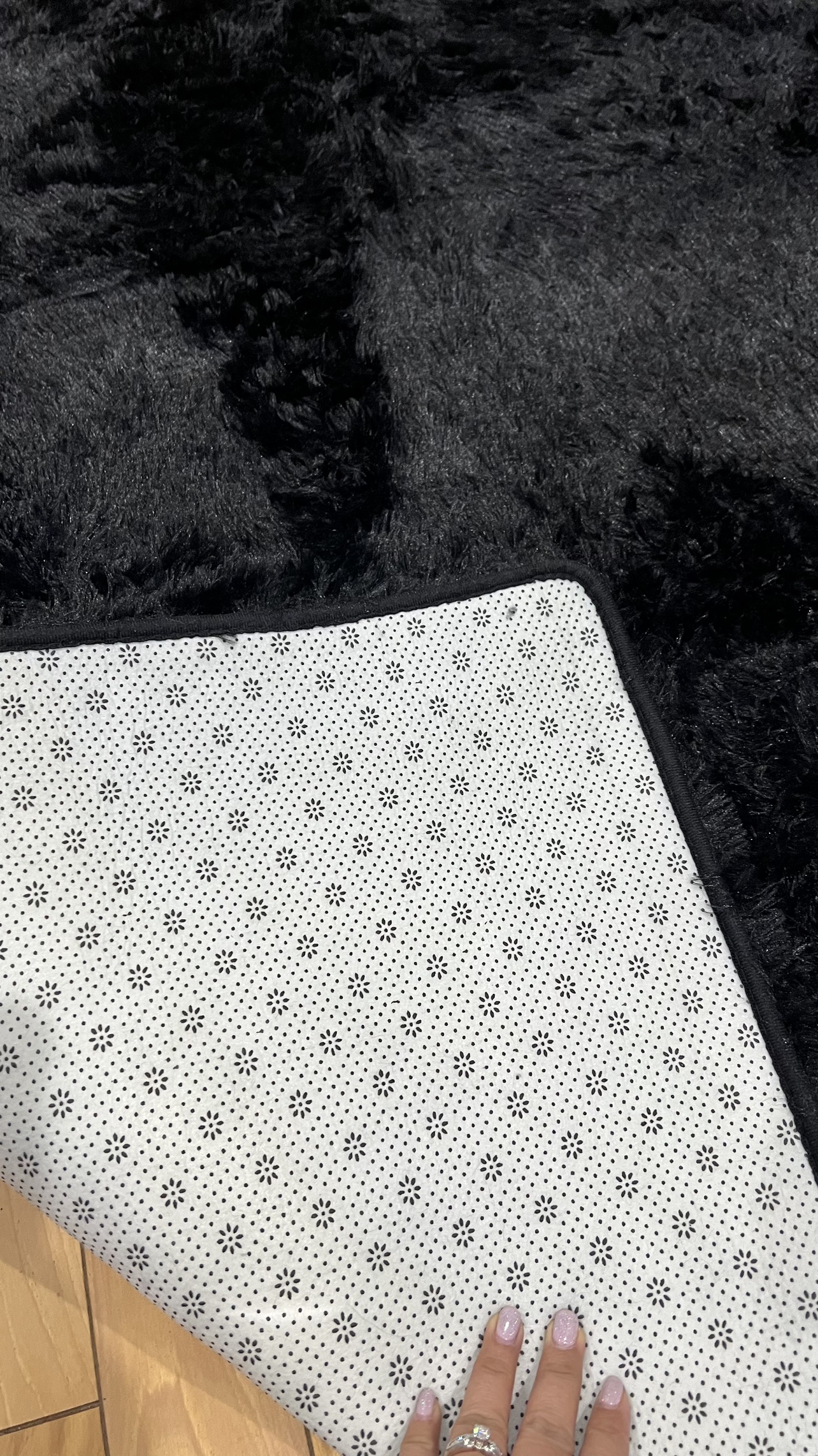 Black Shag Rug - photo 3