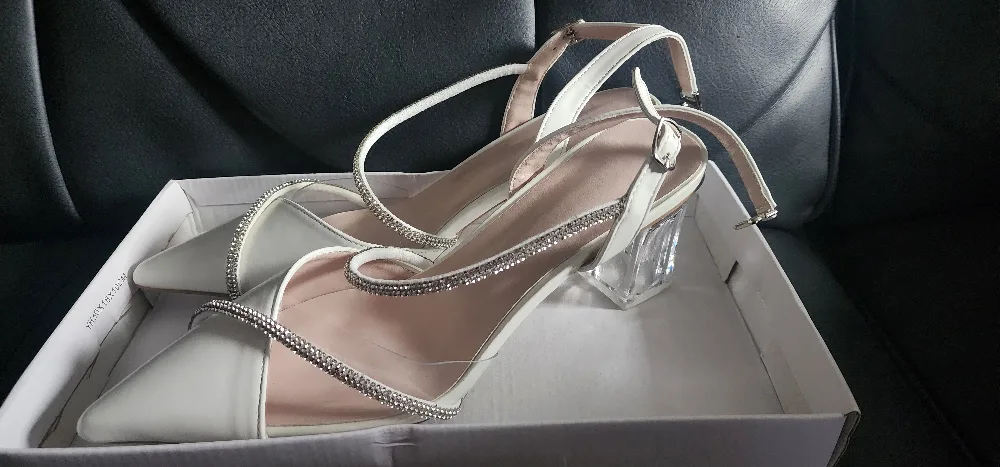 White Rhinestone Heels image indicator(7)