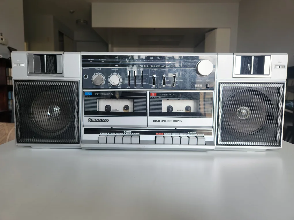 Vintage Sanyo Double Cassette Stereo System thumbnail