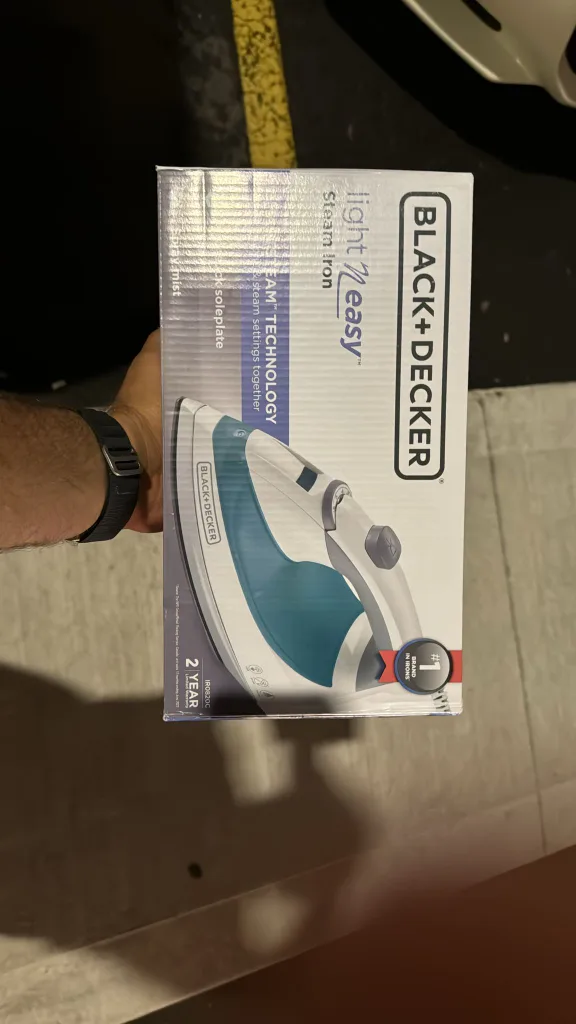 Black + Decker Light Easy Steam Iron thumbnail