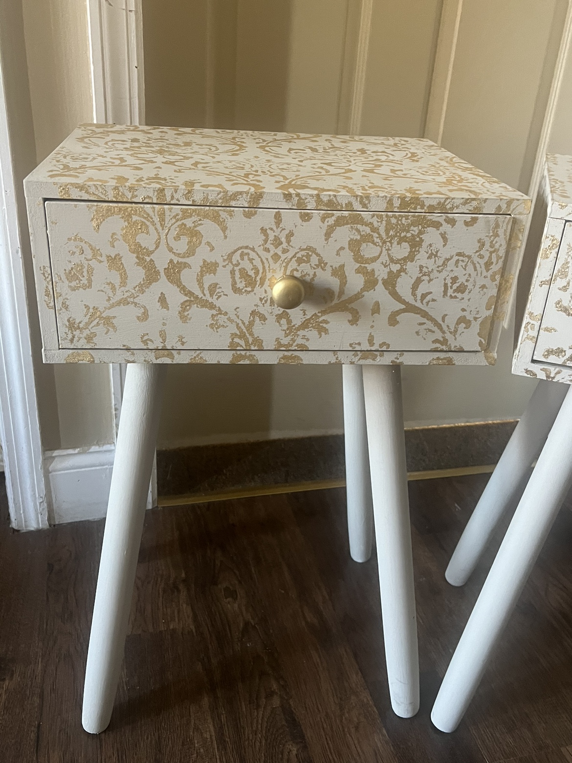 Pair of Nightstands/ Side Tables - photo 2