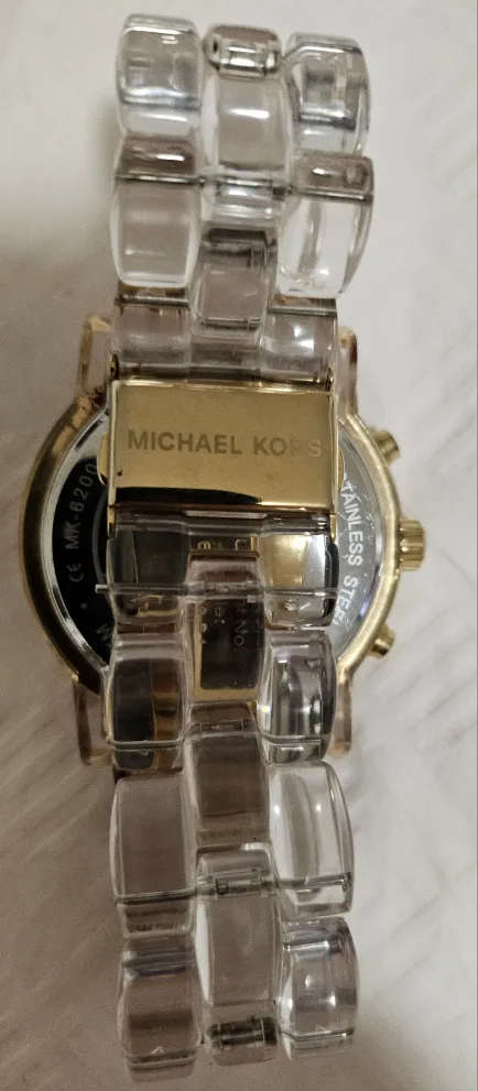 Michael Kors Gold watch image indicator(3)