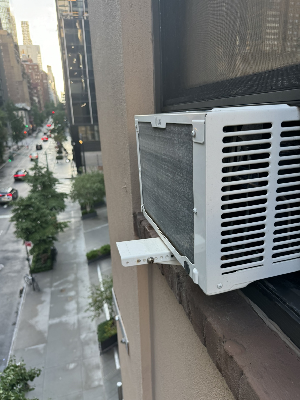 LG Window AC Unit - photo 2
