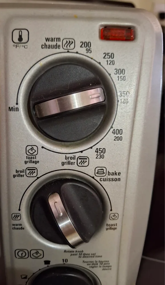 BLACK+DECKER 4-Slice Toaster Oven, Black image indicator(9)