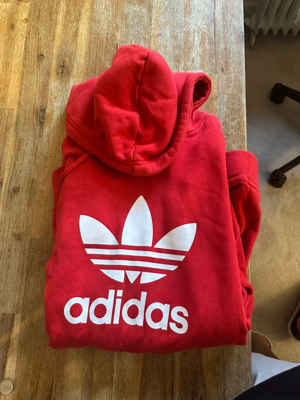Set of 6 hoodies & sweats for ‼️$50‼️ thumbnail