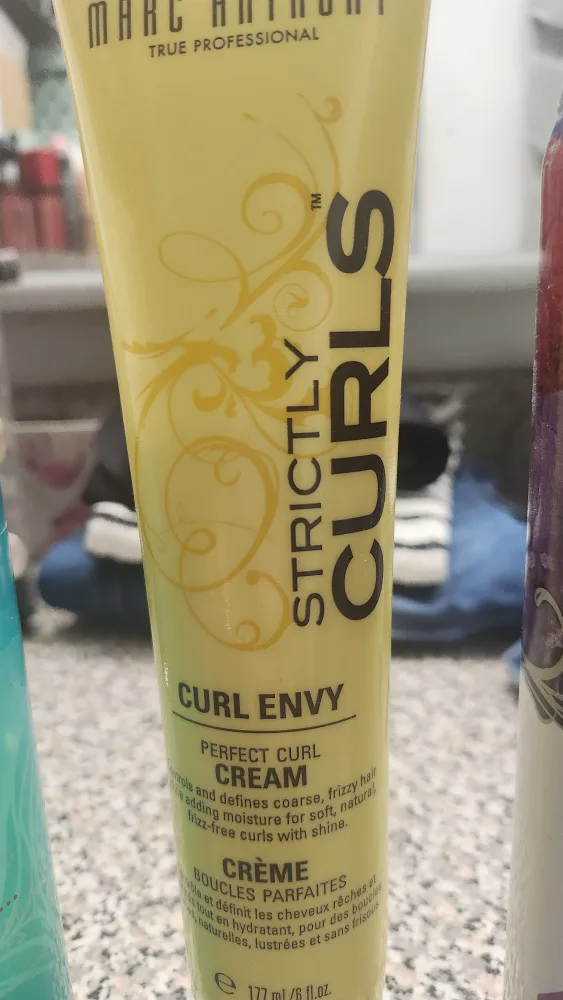 Curly Hair - NEW hairstyle products and curl enhancers image indicator(5)