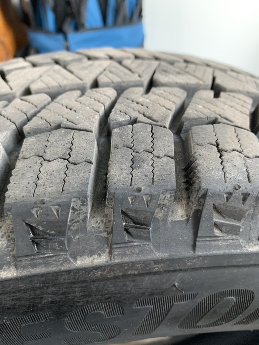 4 winter tires 215/65R17 Bridgestone Blizzak WS90 - photo 4