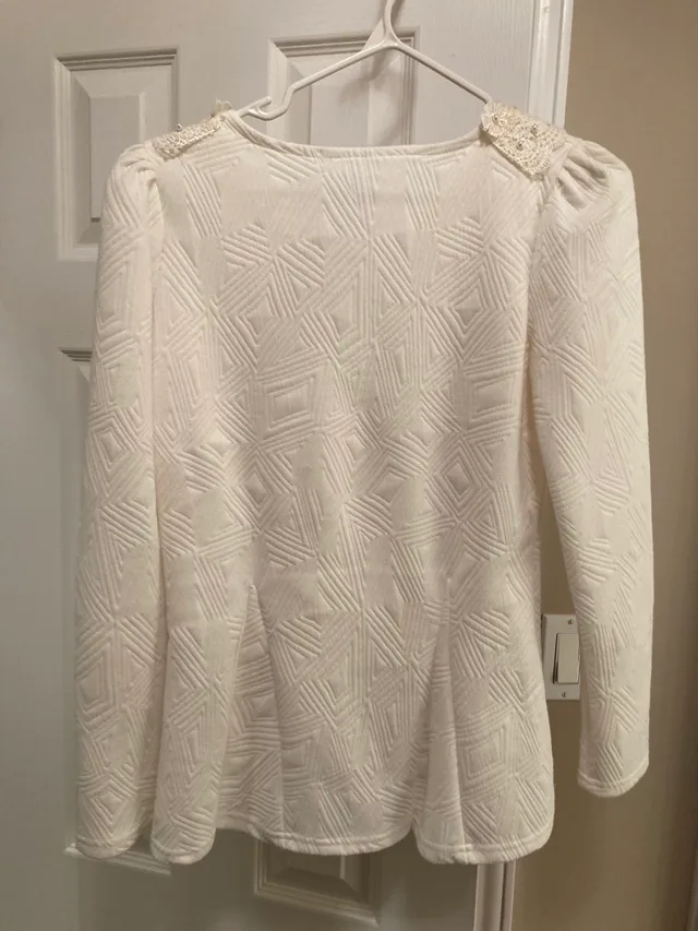 ✨White Long Sleeve Top with Lace Detail image indicator(4)