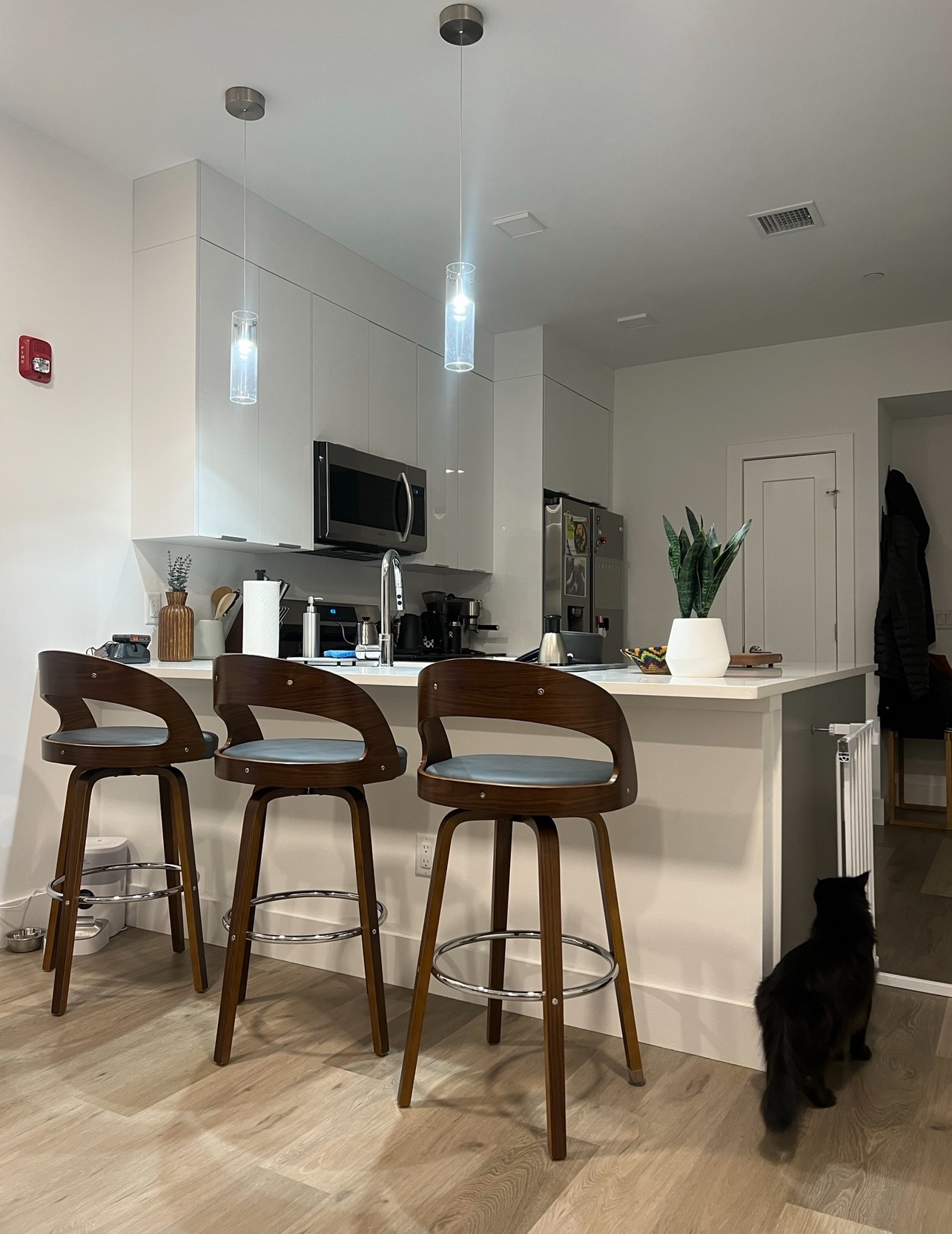 Swivel Bar Stools - photo 3