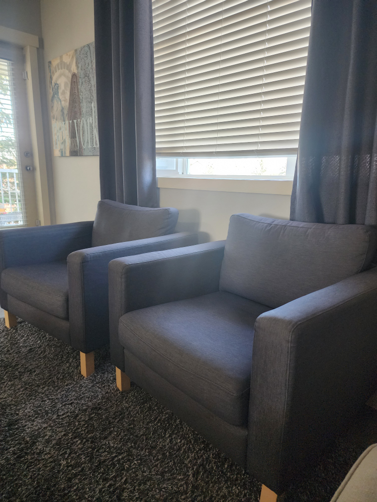 LIVING ROOM ARM CHAIRS - photo 2
