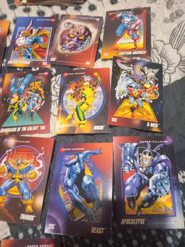 50+ 1992 Marvel Super Heroes Trading Cards image indicator(2)