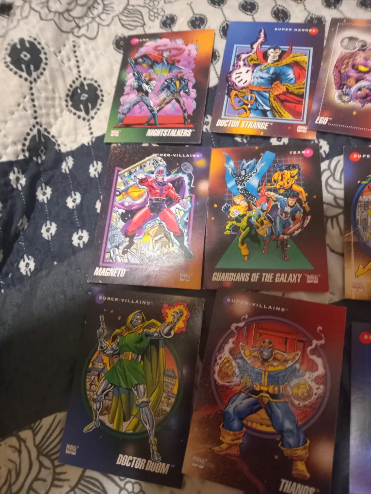 50+ 1992 Marvel Super Heroes Trading Cards image indicator(3)