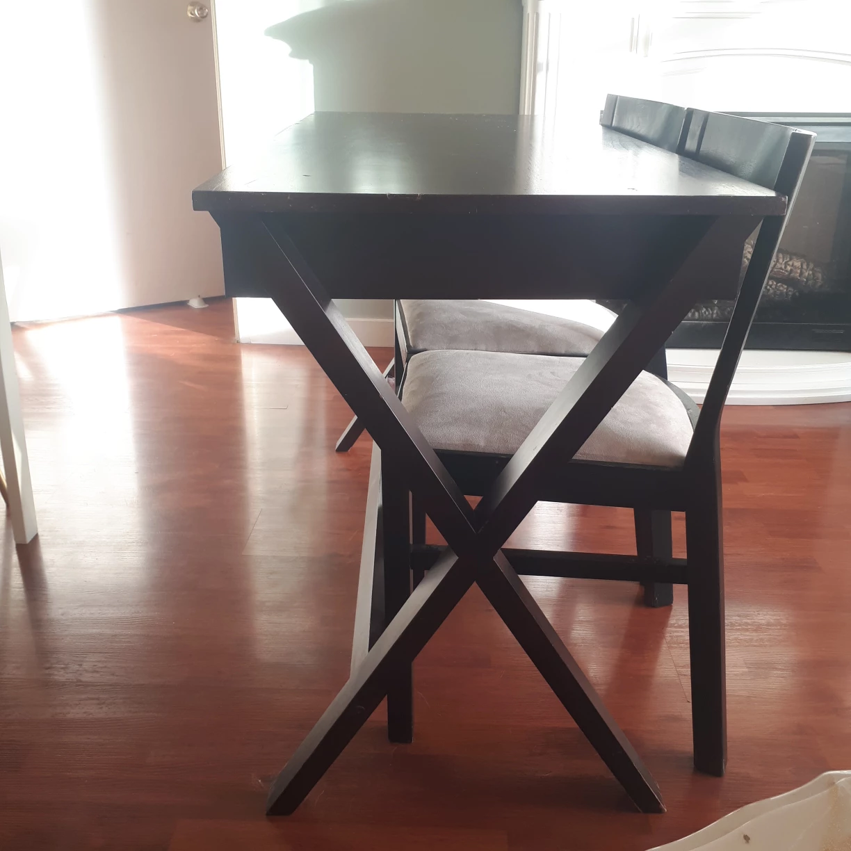 Desk with Two Chairs