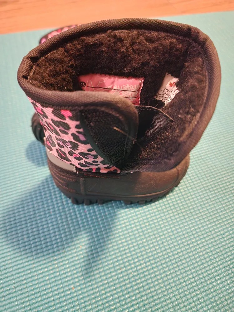 Girls winter Boots Size 4 image indicator(3)