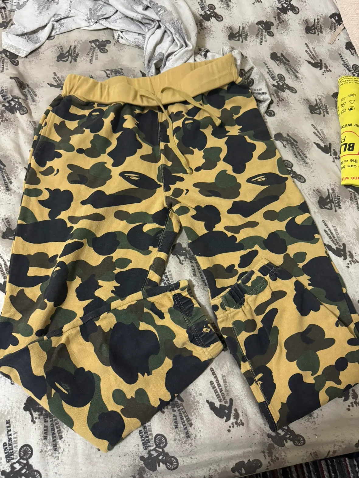 Bape 1st Camo Sweatpants thumbnail