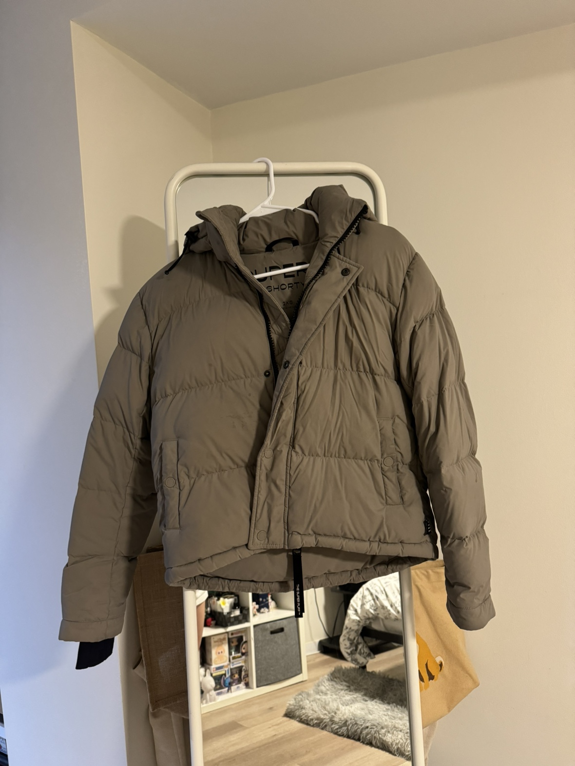 TNA SUPERPUFF SHORTY 2XS (Taupe)