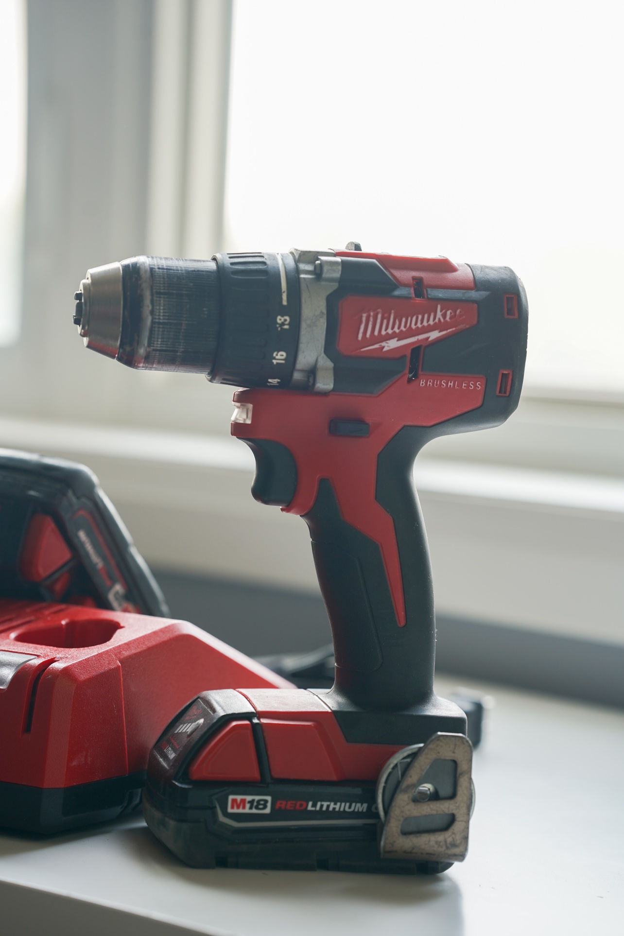 Milwaukee M18 Cordless Drill and Charger - photo 2