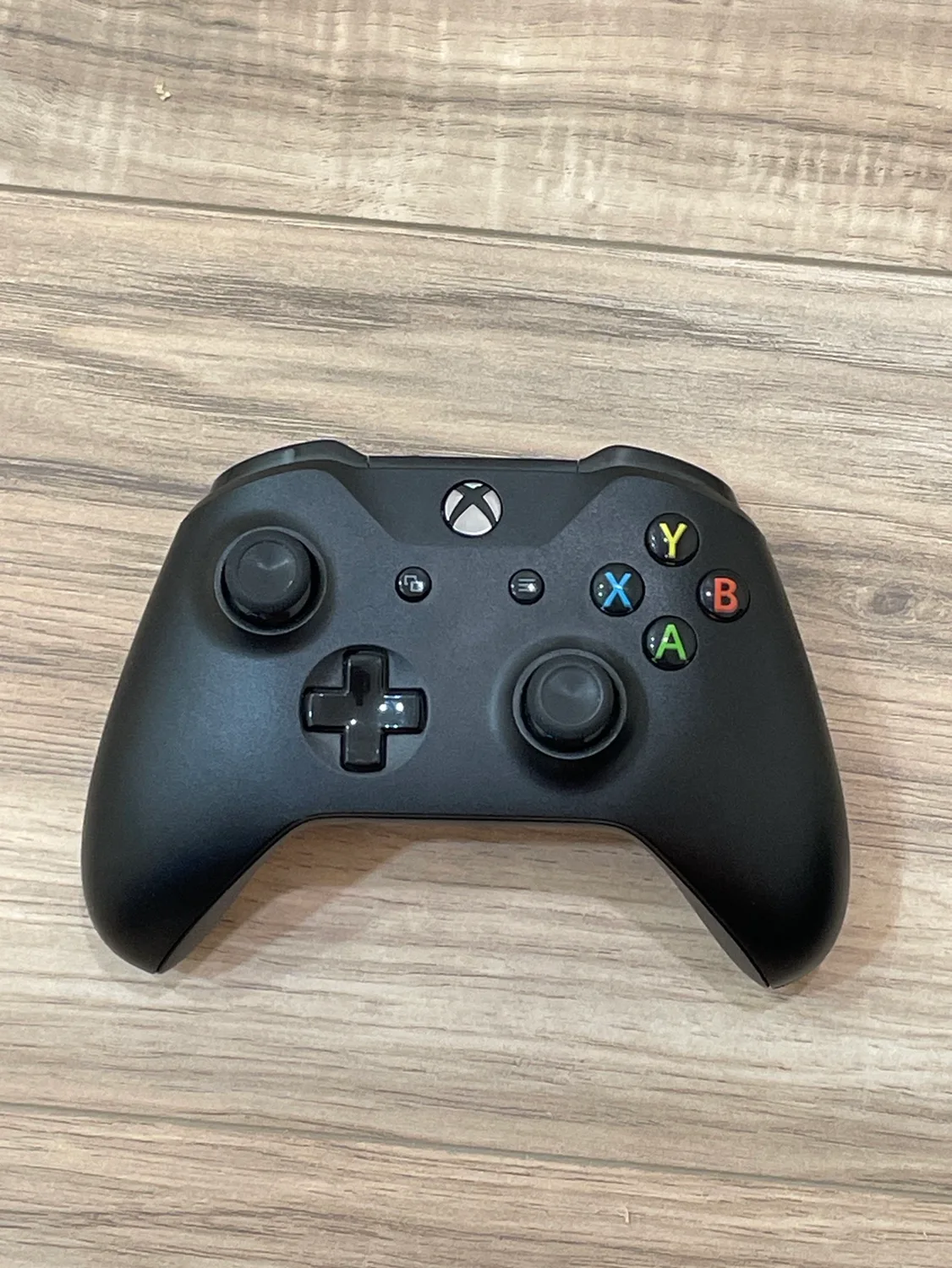 Xbox One wireless Controller (Brand new) $100 obo thumbnail