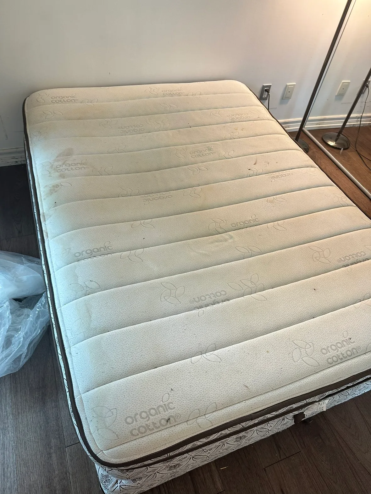 Mattress with box spring! Needs to go today! thumbnail