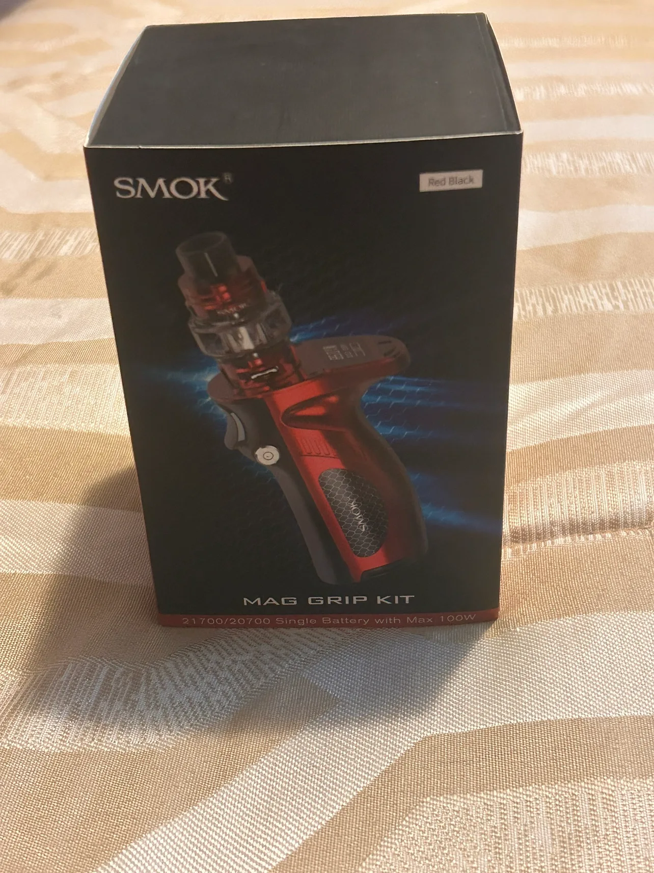 VAPE: SMOK Mag Grip Kit Red/Black thumbnail