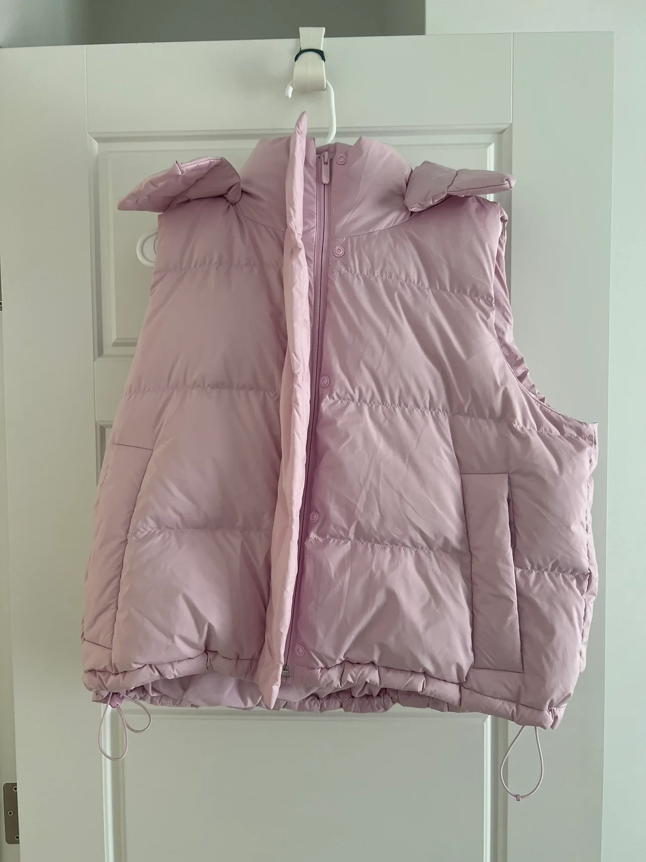 Lululemon Puffer Vest image indicator(2)